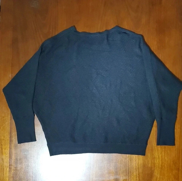 Tahari Black Pullover Sweater Size Large - Picture 6 of 11